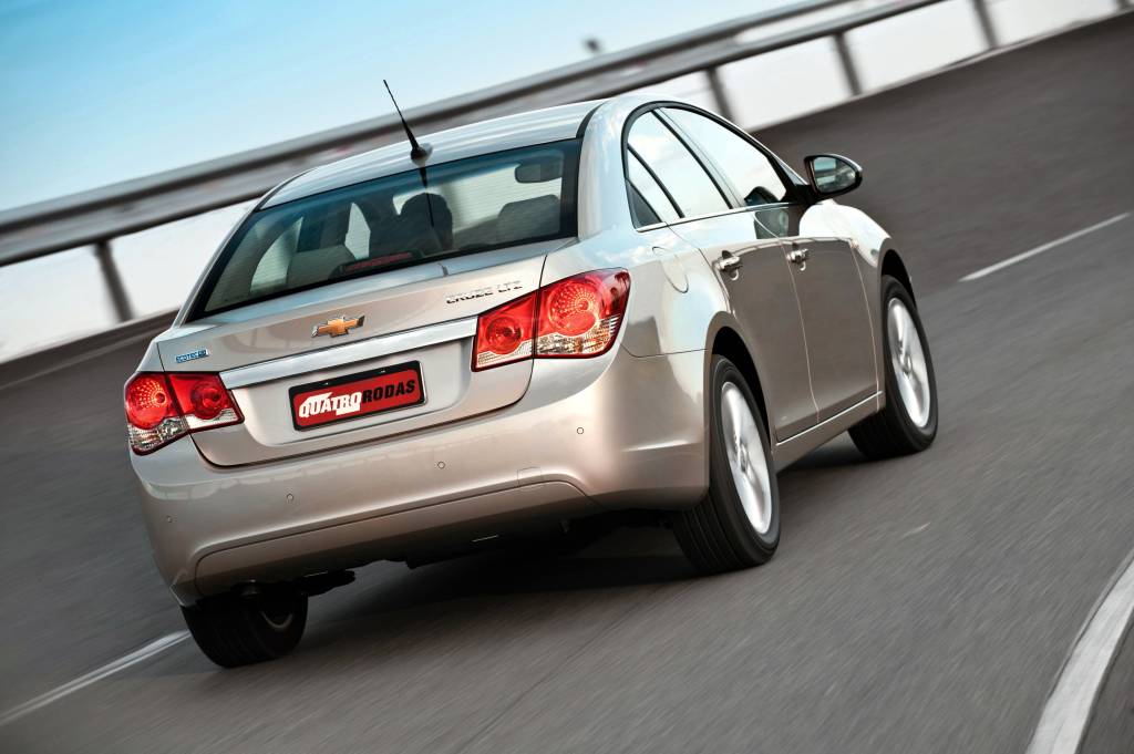 Cruze 1.8 16V LTZ, mofectdelo 2012 da Chevrolet, testado pela revista Quatro Rodas Cruze 1.8 16V LTZ, modelo 2012 da Chevrolet, testado pela revista Quatro Rodas