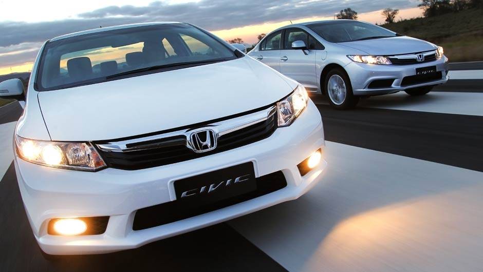 Fevereiro mal começou e já estamos em 2014? Pelo menos a Honda acha que sim... | <a href="https://beta-develop.quatrorodas.abril.com.br/noticias/fabricantes/honda-civic-2014-ganha-motor-2-0-730338.shtml" rel="migration">Leia mais</a> Fevereiro mal começou e já estamos em 2014? Pelo menos a Honda acha que sim... | <a href="https://beta-develop.quatrorodas.abril.com.br/noticias/fabricantes/honda-civic-2014-ganha-motor-2-0-730338.shtml" rel="migration">Leia mais</a>