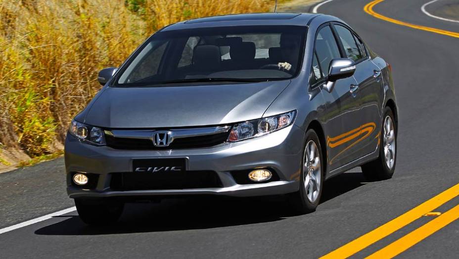 A principal novidade &eacute; a nova motoriza&ccedil;&atilde;o 2.0 flex, que entrega at&eacute; 155 dcv com etanol | <a href="https://beta-develop.quatrorodas.abril.com.br/noticias/fabricantes/honda-civic-2014-ganha-motor-2-0-730338.shtml" rel="migration">Leia mais</a>
