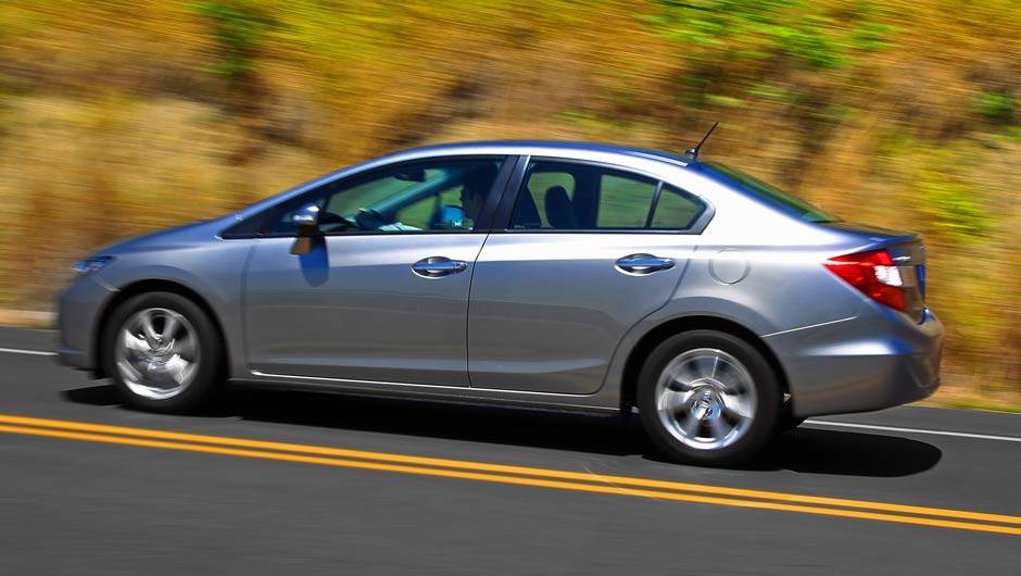Nada mudou no design, mas o Civic ganhou mais equipamentos de série | <a href="https://beta-develop.quatrorodas.abril.com.br/noticias/fabricantes/honda-civic-2014-ganha-motor-2-0-730338.shtml" rel="migration">Leia mais</a> Nada mudou no design, mas o Civic ganhou mais equipamentos de série | <a href="https://beta-develop.quatrorodas.abril.com.br/noticias/fabricantes/honda-civic-2014-ganha-motor-2-0-730338.shtml" rel="migration">Leia mais</a>