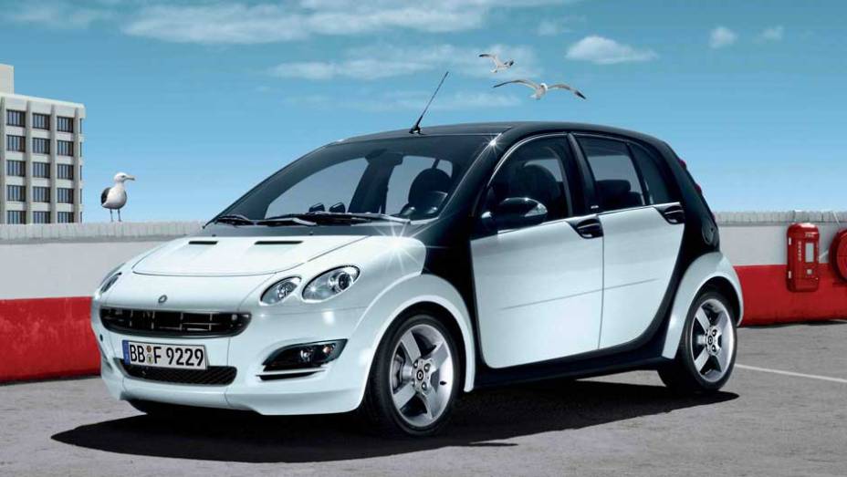 Smart ForFour: produzido de 2004 a 2006, este hatch compartilhava plataforma com o Mitsubishi Colt, mas nunca igualou o sucesso do ForTwo; sua segunda gera&ccedil;&atilde;o estreou em 2014