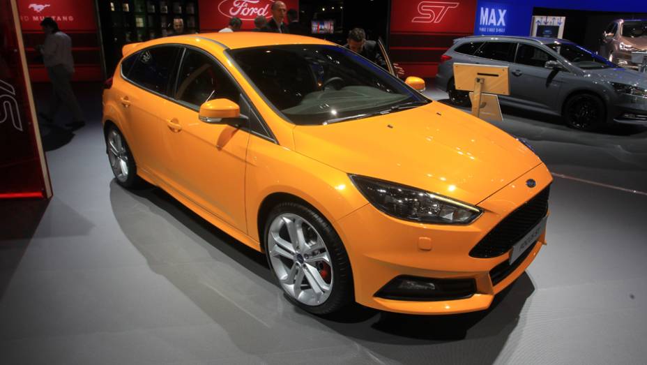 Ford Focus ST | <a href="https://beta-develop.quatrorodas.abril.com.br/galerias/saloes/paris/2014/direto-salao-paris-parte-2-803962.shtml" rel="migration">Veja mais: direto de Paris - Parte 2</a>