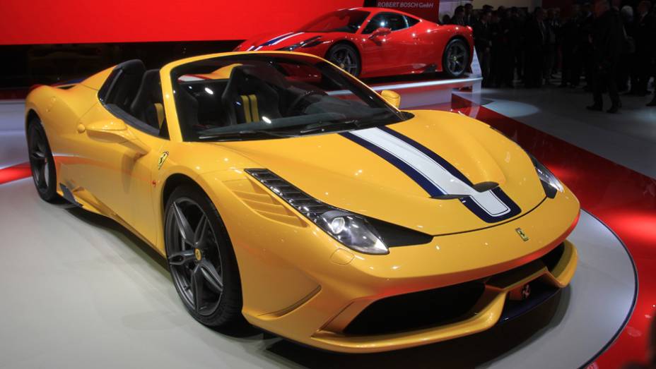 Ferrari 458 Speciale A | <a href="https://beta-develop.quatrorodas.abril.com.br/noticias/saloes/paris-2014/ferrari-divulga-imagens-458-speciale-aperta-802402.shtml" rel="migration">Leia mais</a> | <a href="https://beta-develop.quatrorodas.abril.com.br/galerias/saloes/paris/2014/direto-salao-paris-p" rel="migration"></a>