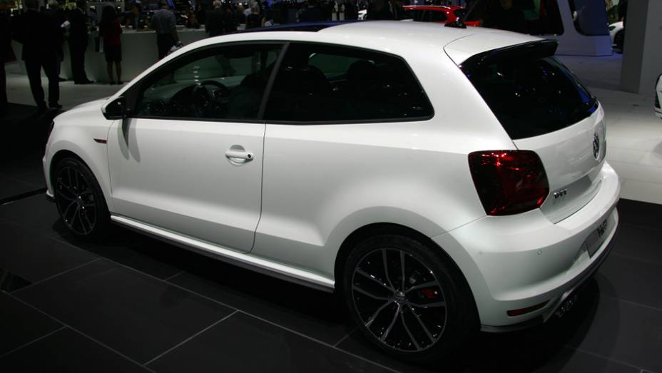 Volkswagen Polo GTI | <a href="https://beta-develop.quatrorodas.abril.com.br/galerias/saloes/paris/2014/direto-salao-paris-parte-2-803962.shtml" rel="migration">Veja mais: direto de Paris - Parte 2</a>