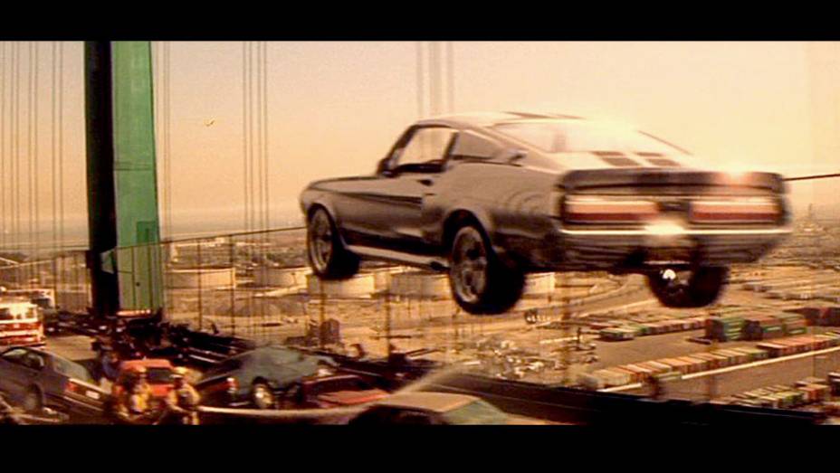 60 Segundos (2000) - Essa refilmagem do original de 1974 se deu melhor com estrelas como Nicolas Cage e Angelina Jolie e, como Eleanor, uma gera&ccedil;&atilde;o e vers&atilde;o bem mais apreciada do Mustang, o Shelby GT 500 1967. | <a href="%20https://beta-develop.quatrorodas.abril.com.br/b" rel="migration"></a>