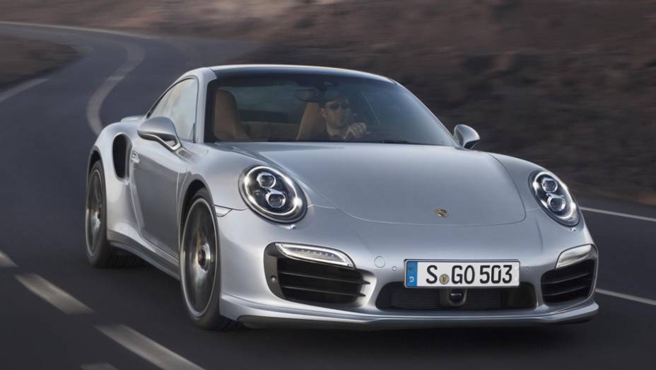 Com apresentação agendada para o Salão de Frankfurt, eles ocupam o topo da linha 911 | <a href="https://beta-develop.quatrorodas.abril.com.br/carros/lancamentos//porsche-911-turbo-911-turbo-s-740375.shtml" rel="migration">Leia mais</a>