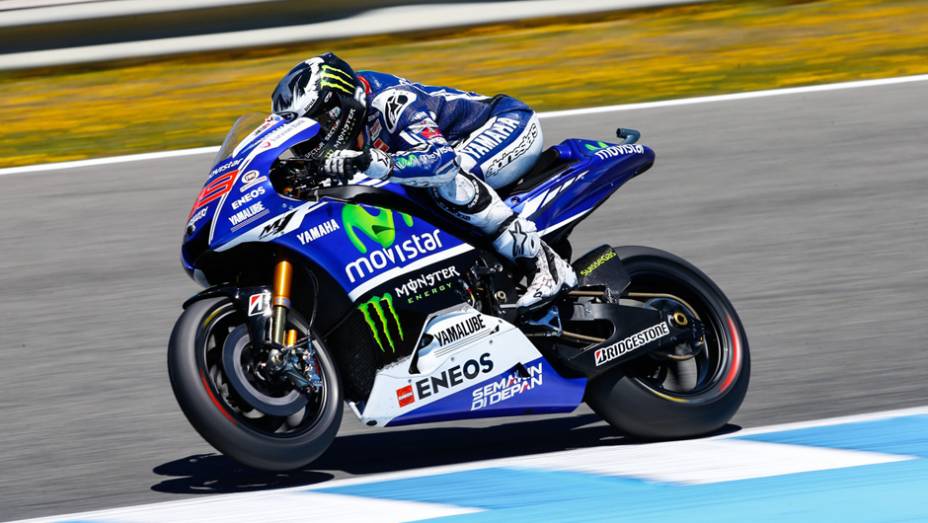 Lorenzo não conseguiu segurar a pressão do rival da Honda. | <a href="https://beta-develop.quatrorodas.abril.com.br/moto/noticias/quatro-vezes-marquez-781513.shtml" rel="migration">Leia mais</a>