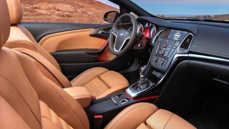 Recheado de itens de série, ele tem sensores que identificam carros nos pontos cegos e até leitor de placas de trânsito | <a href="https://beta-develop.quatrorodas.abril.com.br/saloes/genebra/2013/opel-cascada-735367.shtml" rel="migration">Leia mais</a> Recheado de itens de série, ele tem sensores que identificam carros nos pontos cegos e até leitor de placas de trânsito | <a href="https://beta-develop.quatrorodas.abril.com.br/saloes/genebra/2013/opel-cascada-735367.shtml" rel="migration">Leia mais</a>