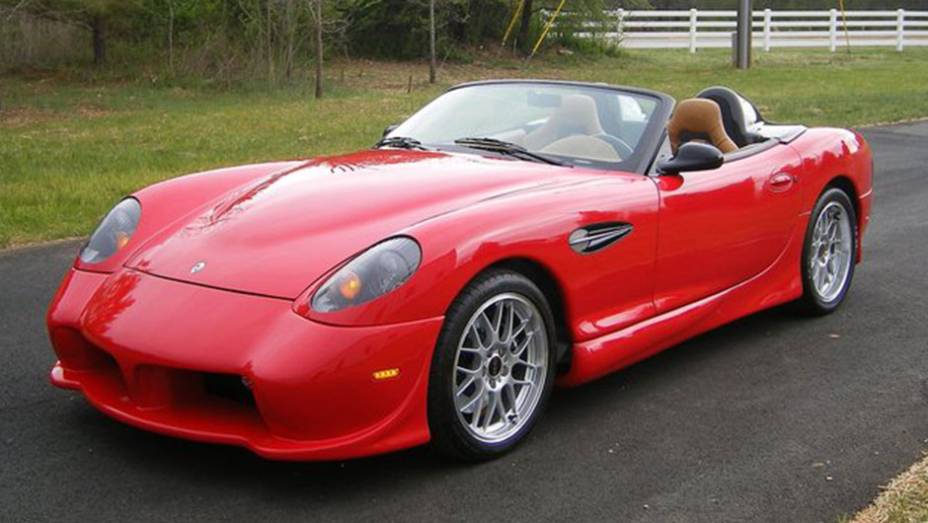 Panoz Esperante Spyder 2015 passa por atualiza&ccedil;&otilde;es est&eacute;ticas e no motor | <a href="https://beta-develop.quatrorodas.abril.com.br/noticias/mercado/panoz-revela-esportivo-esperante-spyder-2015-810661.shtml" target="_blank" rel="migration">Leia mais</a>