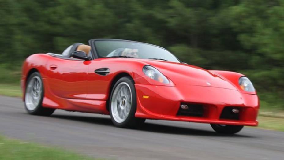 A primeira unidade do modelo faz sua estreia no SEMA 2014, que est&aacute; acontecendo em Las Vegas | <a href="https://beta-develop.quatrorodas.abril.com.br/noticias/mercado/panoz-revela-esportivo-esperante-spyder-2015-810661.shtml" target="_blank" rel="migration">Leia mais</a>