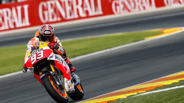 O bicampeão da categoria sofreu uma queda e larga apenas em quinto. | <a href="https://beta-develop.quatrorodas.abril.com.br/moto/noticias/motogp-rossi-pole-ultima-corrida-ano-810756.shtml" rel="migration">Leia mais</a> O bicampeão da categoria sofreu uma queda e larga apenas em quinto. | <a href="https://beta-develop.quatrorodas.abril.com.br/moto/noticias/motogp-rossi-pole-ultima-corrida-ano-810756.shtml" rel="migration">Leia mais</a>