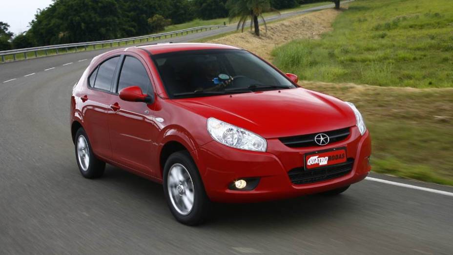 2&ordm; JAC J3: vendas em 2012: 8.123 | Vendas em dezembro: 403 | Total vendido pela JAC: 18.051 | Varia&ccedil;&atilde;o 2012 x 2011: - 23,9% | Participa&ccedil;&atilde;o de mercado: 13,97%