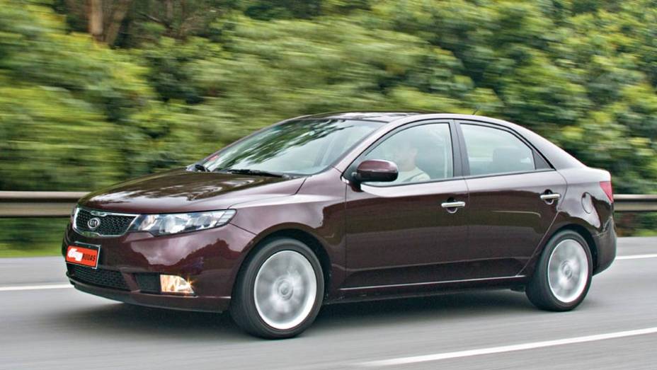 4&ordm; Kia Carato: vendas em 2012: 7.148 | Vendas do modelo em dezembro: 638 | Total vendido pela KIA: 41.160 | Varia&ccedil;&atilde;o em rela&ccedil;&atilde;o a 2011: - 46,7% | Participa&ccedil;&atilde;o de mercado: 31,86%