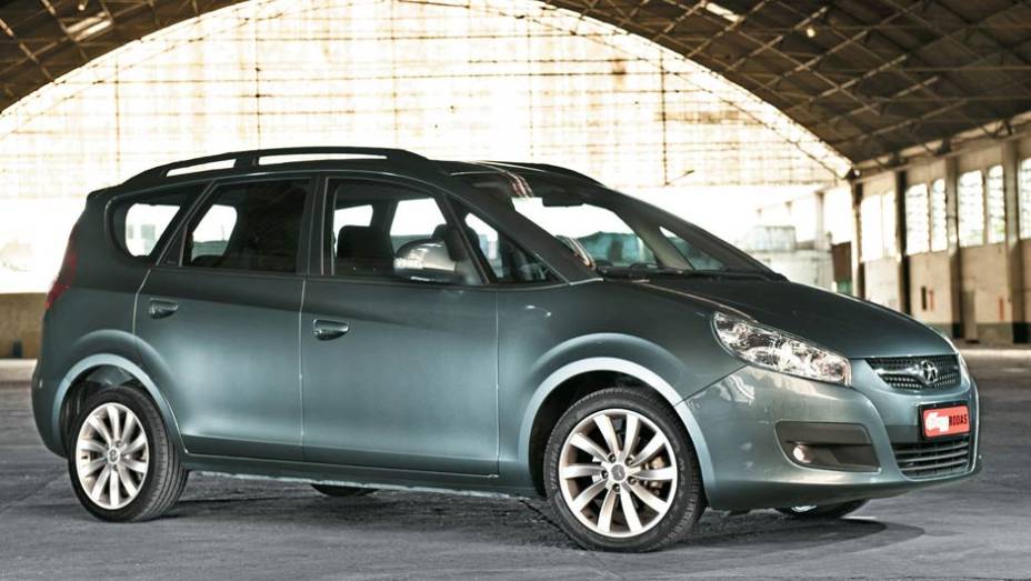 16&ordm; JAC J6: vendas em 2012: 2.092 | Vendas em dezembro: 219 | Total vendido pela JAC: 18.051 | Varia&ccedil;&atilde;o 2012 x 2011: - 23,9% | Participa&ccedil;&atilde;o de mercado: 13,97%