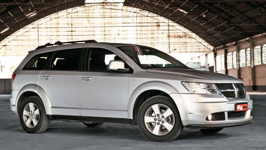 20&ordm; Dodge Journey: vendas em 2012: 1.635 | Vendas em dezembro: 144 | Total vendido pela Dodge: 1.666 | Varia&ccedil;&atilde;o 2012 x 2011: - 26,4% | Participa&ccedil;&atilde;o de mercado: 1,29%