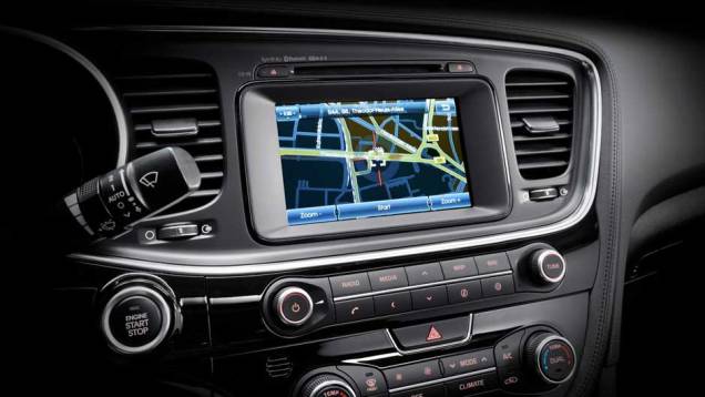 Outra melhoria é a nova geração do sistema de navegação por satélite (GPS) | <a href="https://beta-develop.quatrorodas.abril.com.br/saloes/frankfurt/2013/kia-optima-europeu-753577.shtml" rel="migration">Leia mais</a> Outra melhoria é a nova geração do sistema de navegação por satélite (GPS) | <a href="https://beta-develop.quatrorodas.abril.com.br/saloes/frankfurt/2013/kia-optima-europeu-753577.shtml" rel="migration">Leia mais</a>