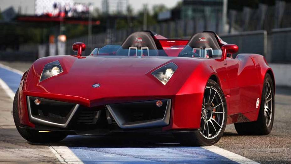 Codatronca, mistura entre o Chevrolet Corvette e a Lamborghini, ganha vers&atilde;o roadster