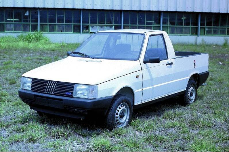 1988 - Com o nome Fiorino Pick-up, a substituta da picape City, &eacute; lan&ccedil;ada inicialmente com motor 1.3. Posteriormente, ela adotaria motores 1.5 e 1.6