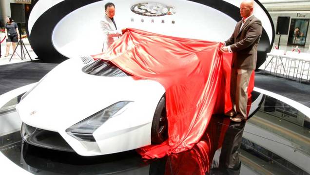 A fábrica de Washington deve produzir 16 carros por ano | <a href="https://beta-develop.quatrorodas.abril.com.br/noticias/shelby-apresenta-tuatara-eua-299537_p.shtml" rel="migration">Leia mais</a> A fábrica de Washington deve produzir 16 carros por ano | <a href="https://beta-develop.quatrorodas.abril.com.br/noticias/shelby-apresenta-tuatara-eua-299537_p.shtml" rel="migration">Leia mais</a>