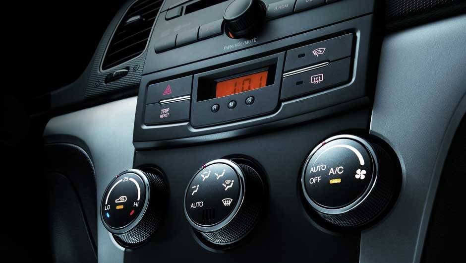 Ar-condicionado é automático | <a href="https://beta-develop.quatrorodas.abril.com.br/carros/lancamentos/ssangyong-korando-637990.shtml" rel="migration">Leia mais</a> Ar-condicionado é automático | <a href="https://beta-develop.quatrorodas.abril.com.br/carros/lancamentos/ssangyong-korando-637990.shtml" rel="migration">Leia mais</a>