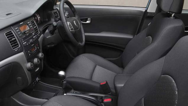 No Brasil, o SUV custa a partir de R$ 89.900 reais | <a href="https://beta-develop.quatrorodas.abril.com.br/carros/lancamentos/ssangyong-korando-637990.shtml" rel="migration">Leia mais</a> No Brasil, o SUV custa a partir de R$ 89.900 reais | <a href="https://beta-develop.quatrorodas.abril.com.br/carros/lancamentos/ssangyong-korando-637990.shtml" rel="migration">Leia mais</a>
