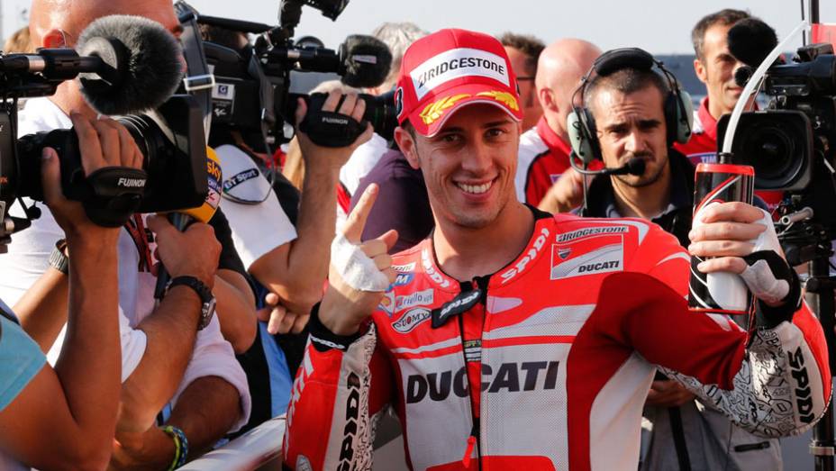 Dovizioso conquistou uma importante pole para a Ducati. | <a href="https://beta-develop.quatrorodas.abril.com.br/moto/noticias/motogp-dovizioso-conquista-pole-japao-805545.shtml" rel="migration">Leia mais</a>