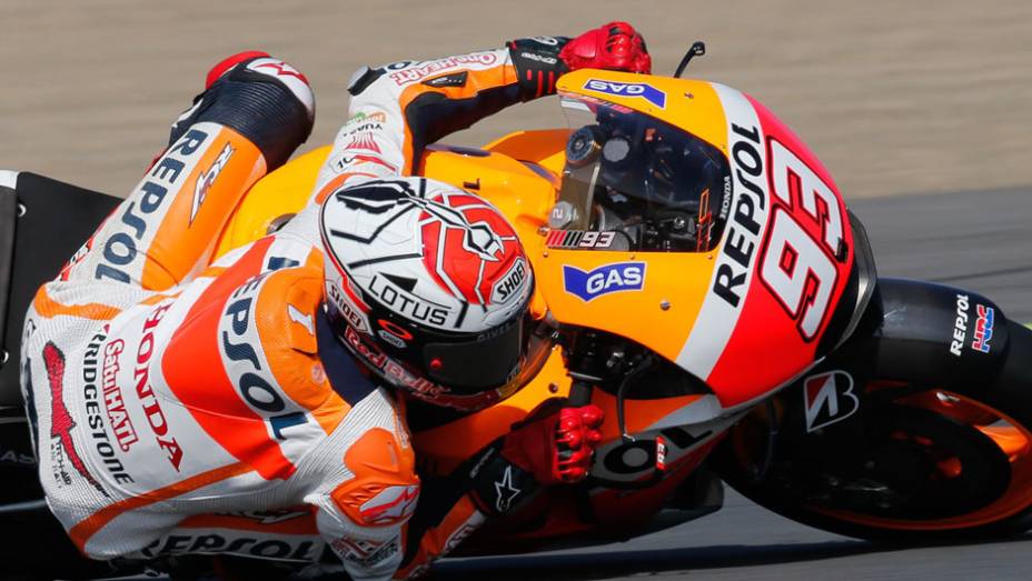 Com possibilidade de título, Márquez larga em quarto. | <a href="https://beta-develop.quatrorodas.abril.com.br/moto/noticias/motogp-dovizioso-conquista-pole-japao-805545.shtml" rel="migration">Leia mais</a>