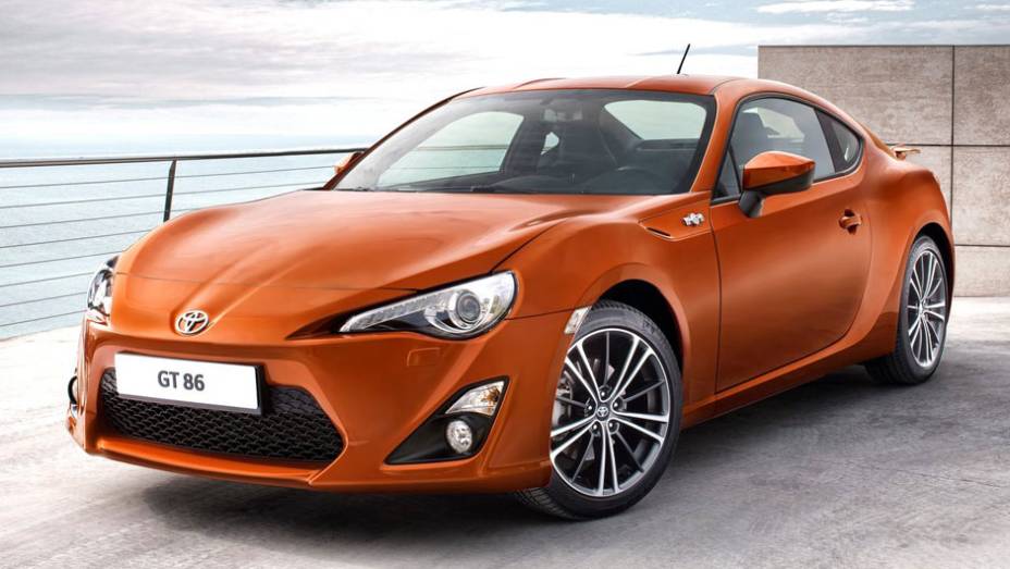 Irmão do Subaru BRZ, o GT 86 será apresentado em Tóquio | <a href="https://beta-develop.quatrorodas.abril.com.br/noticias/toyota-mostra-detalhes-gt-86-308379_p.shtml" rel="migration">Leia mais</a>