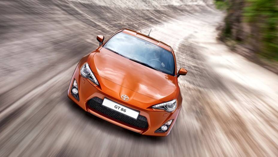 O GT 86 tem um motor 2.0 de 200 cv | <a href="https://beta-develop.quatrorodas.abril.com.br/noticias/toyota-mostra-detalhes-gt-86-308379_p.shtml" rel="migration">Leia mais</a>