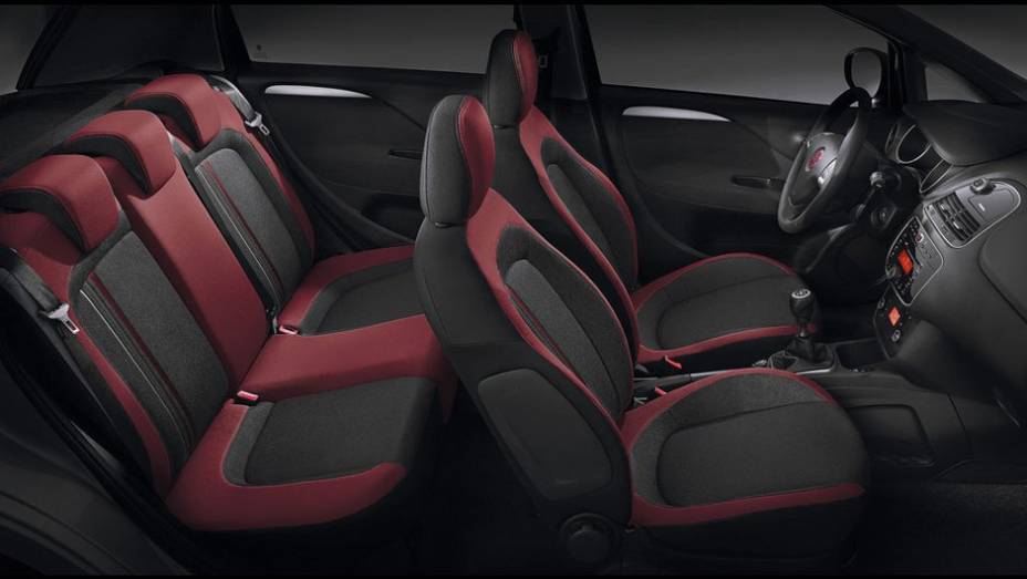 Detalhes em duas cores marcam interior do Punto Detalhes em duas cores marcam interior do Punto