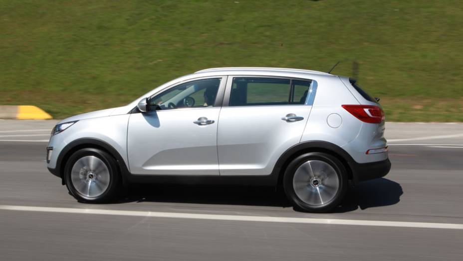 Com etanol no tanque, o Sportage disp&otilde;e de 178 cv | <a href="https://beta-develop.quatrorodas.abril.com.br/carros/lancamentos/kia-sportage-flex-676497.shtml" rel="migration">Leia mais</a>