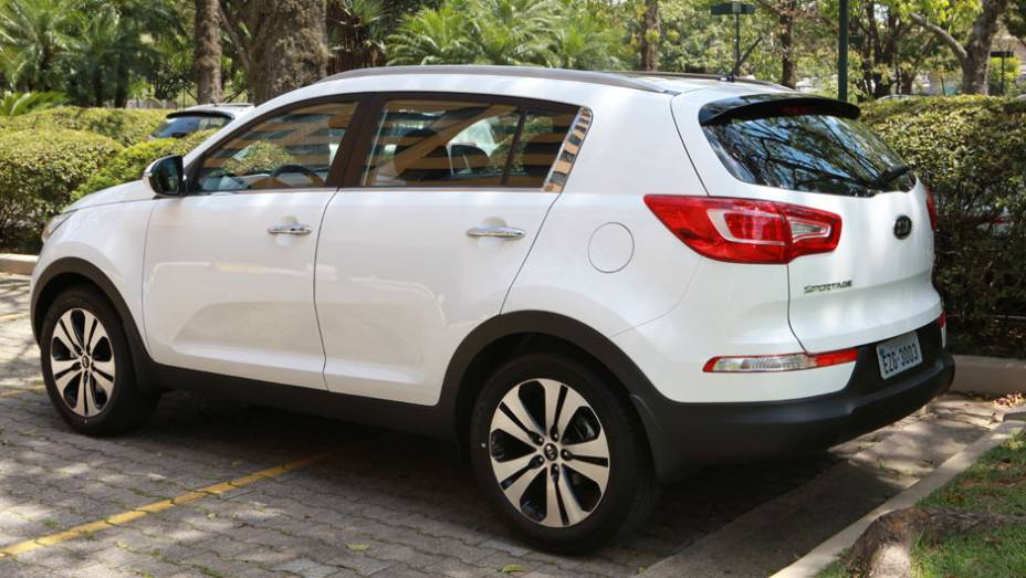 O visual do SUV caiu no gosto do brasileiro: em 2011, foram vendidas pouco mais de 8 mil unidades | <a href="https://beta-develop.quatrorodas.abril.com.br/carros/lancamentos/kia-sportage-flex-676497.shtml" rel="migration">Leia mais</a> O visual do SUV caiu no gosto do brasileiro: em 2011, foram vendidas pouco mais de 8 mil unidades | <a href="https://beta-develop.quatrorodas.abril.com.br/carros/lancamentos/kia-sportage-flex-676497.shtml" rel="migration">Leia mais</a>
