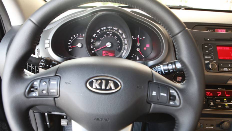 A expectativa da Kia é vender pouco mais de 14 mil Sportages em 2012 | <a href="https://beta-develop.quatrorodas.abril.com.br/carros/lancamentos/kia-sportage-flex-676497.shtml" rel="migration">Leia mais</a>