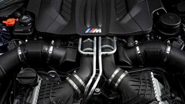 Os 560 cv fazem o M6 andar na frente da concorrência | <a href="https://beta-develop.quatrorodas.abril.com.br/saloes/genebra/2012/bmw-m6-678571.shtml" rel="migration">Leia mais</a> Os 560 cv fazem o M6 andar na frente da concorrência | <a href="https://beta-develop.quatrorodas.abril.com.br/saloes/genebra/2012/bmw-m6-678571.shtml" rel="migration">Leia mais</a>