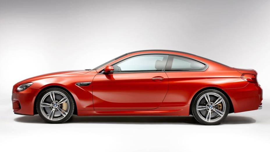 As linhas arrojadas do cup&ecirc; ficaram ainda mais belas no M6 | <a href="https://beta-develop.quatrorodas.abril.com.br/saloes/genebra/2012/bmw-m6-678571.shtml" rel="migration">Leia mais</a>