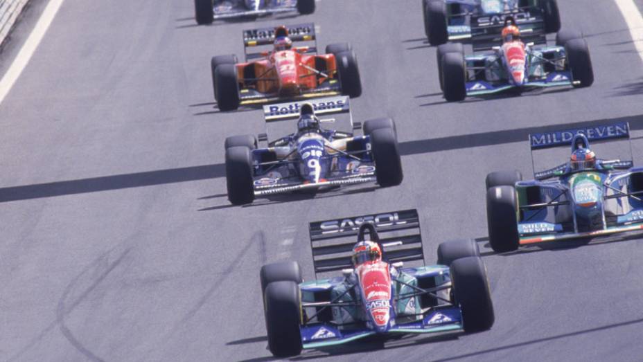 Novembro de 1994 - Com o quarto lugar no GP da Austrália, encerra a temporada com 19 pontos e a sexta colocação no campeonato. Novembro de 1994 - Com o quarto lugar no GP da Austrália, encerra a temporada com 19 pontos e a sexta colocação no campeonato.