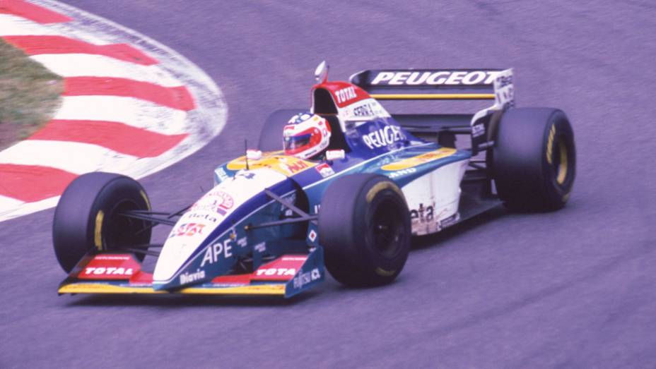 1995 - N&atilde;o consegue repetir a regularidade da temporada anterior e finaliza o ano na 11&ordf; posi&ccedil;&atilde;o geral, com 11 pontos. Destaque para o segundo lugar no GP do Canad&aacute;, seguido pelo companheiro Eddie Irvine.