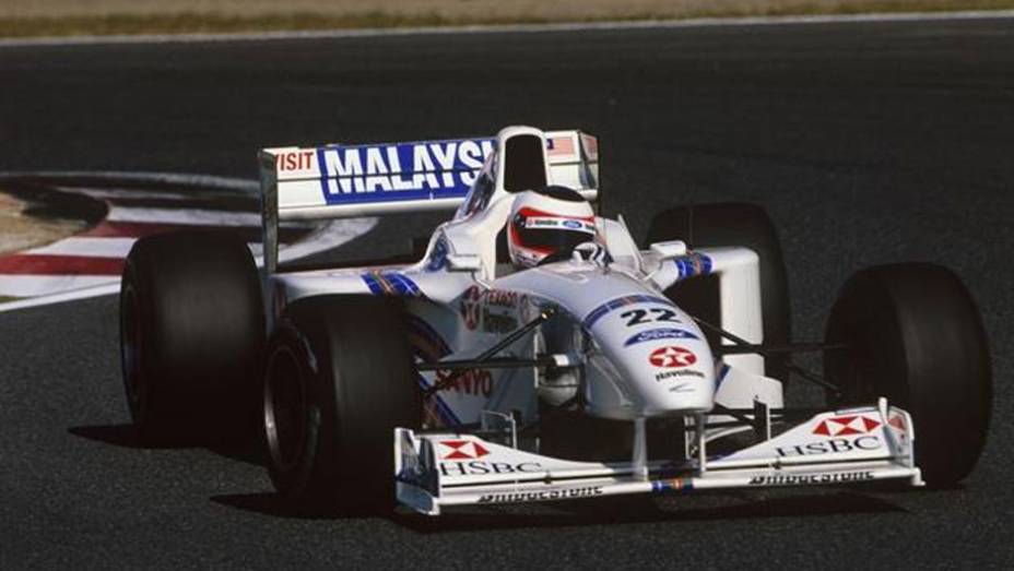 1997 - &Eacute; o primeiro piloto da novata equipe Stewart. Com um carro limitado, tem como raro momento de brilho o segundo lugar no GP de M&ocirc;naco, disputado sob intensa chuva. &Eacute; o 13&ordm; do campeonato, com seis pontos.