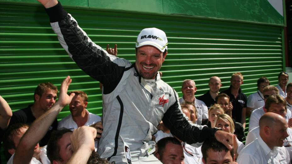 Agosto de 2009 - Registra a centésima vitória brasileira na F-1 no GP da Europa e se coloca como candidato ao título. Agosto de 2009 - Registra a centésima vitória brasileira na F-1 no GP da Europa e se coloca como candidato ao título.