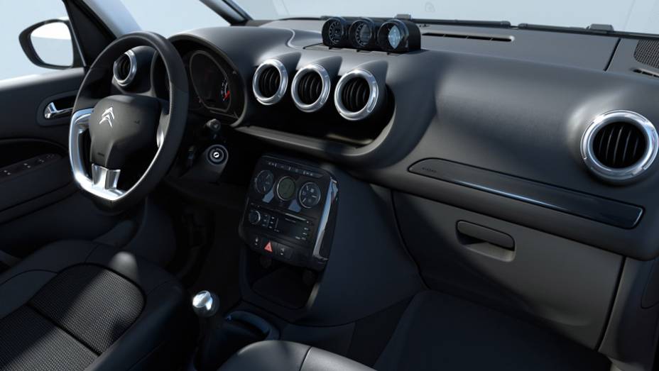 Versão de entrada vem com ar-condicionado, vidros elétricos e direção hidráulica | <a href="https://beta-develop.quatrorodas.abril.com.br/carros/lancamentos/citroen-aircross-591224.shtml" rel="migration">Leia mais</a>