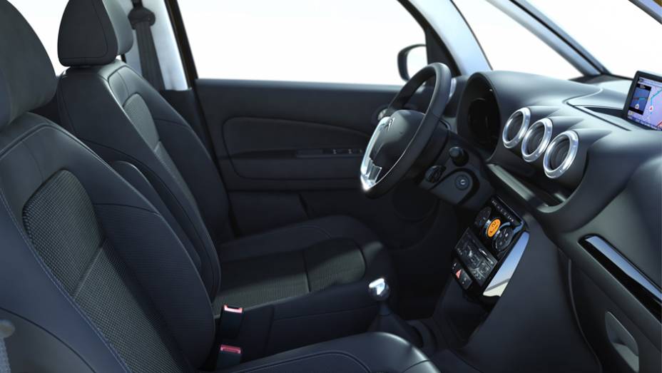 Sistema de navegação e inclinômetro também equipam o AirCross | <a href="https://beta-develop.quatrorodas.abril.com.br/carros/lancamentos/citroen-aircross-591224.shtml" rel="migration">Leia mais</a>