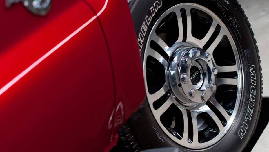 As belas rodas de liga leve têm 20 polegadas | <a href="https://beta-develop.quatrorodas.abril.com.br/noticias/fabricantes-ford-lanca-video-serie-f-super-duty-platinum-317778_p.shtml" rel="migration">Leia mais</a> As belas rodas de liga leve têm 20 polegadas | <a href="https://beta-develop.quatrorodas.abril.com.br/noticias/fabricantes-ford-lanca-video-serie-f-super-duty-platinum-317778_p.shtml" rel="migration">Leia mais</a>