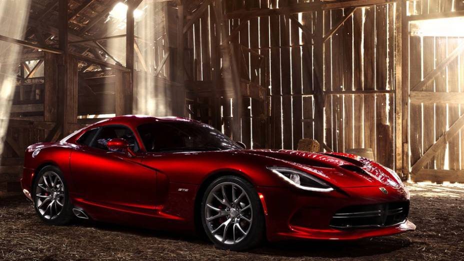 Modelo deixa de se chamar Dodge Viper e vira SRT Viper| <a href="https://beta-develop.quatrorodas.abril.com.br/saloes/nova-york/2012/srt-viper-681186.shtml" rel="migration">Leia mais</a>