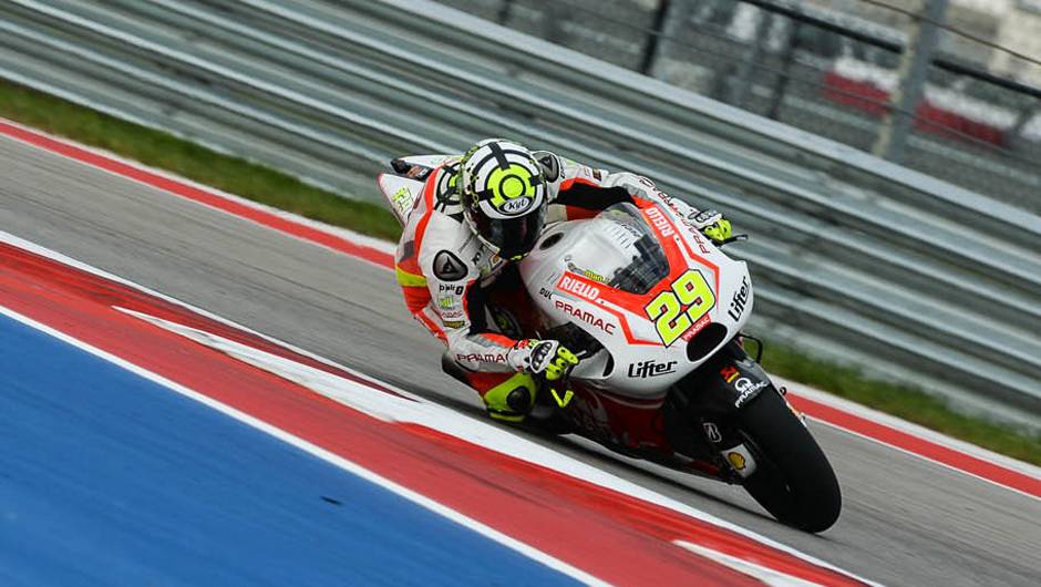 Andrea Iannone (foto) &eacute; o novo e Andrea Dovizioso &eacute; o d&eacute;cimo melhor colocado | <a href="https://beta-develop.quatrorodas.abril.com.br/moto/noticias/marquez-domina-treino-pole-austin-779649.shtml" rel="migration">Leia mais</a>