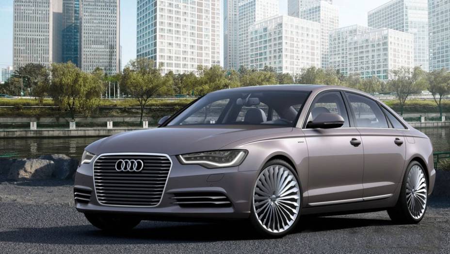 Audi A6 L e-tron é apresentado no Salão de Pequim | <a href="https://beta-develop.quatrorodas.abril.com.br/saloes/pequim/2012/audi-a6-l-e-tron-682722.shtml" rel="migration">Leia mais</a>