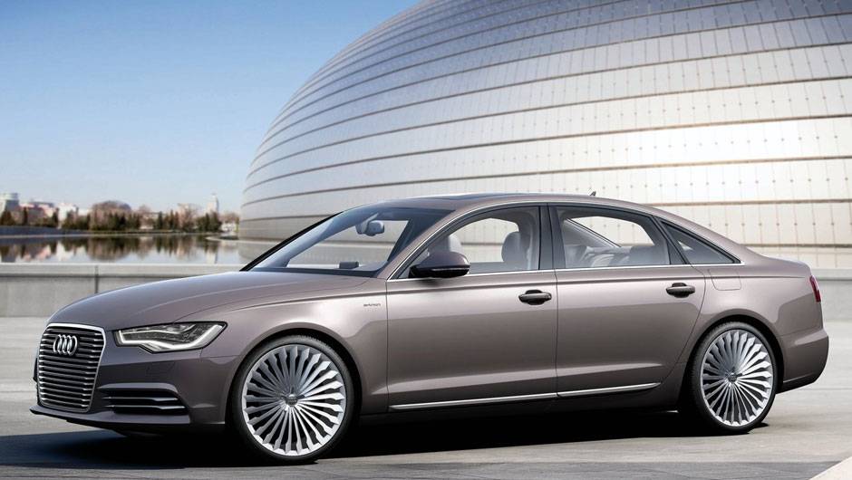 Carro tem 5,02 metros de comprimento | <a href="https://beta-develop.quatrorodas.abril.com.br/saloes/pequim/2012/audi-a6-l-e-tron-682722.shtml" rel="migration">Leia mais</a> Carro tem 5,02 metros de comprimento | <a href="https://beta-develop.quatrorodas.abril.com.br/saloes/pequim/2012/audi-a6-l-e-tron-682722.shtml" rel="migration">Leia mais</a>