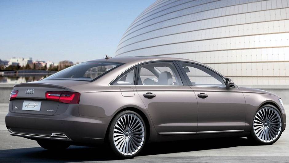 Distância entre-eixos é de 3,01 metros | <a href="https://beta-develop.quatrorodas.abril.com.br/saloes/pequim/2012/audi-a6-l-e-tron-682722.shtml" rel="migration">Leia mais</a> Distância entre-eixos é de 3,01 metros | <a href="https://beta-develop.quatrorodas.abril.com.br/saloes/pequim/2012/audi-a6-l-e-tron-682722.shtml" rel="migration">Leia mais</a>