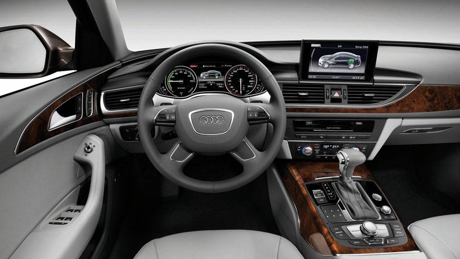 Um dos motores do e-tron é 2.0 a combustão, e gera potência de 208 cavalos | <a href="https://beta-develop.quatrorodas.abril.com.br/saloes/pequim/2012/audi-a6-l-e-tron-682722.shtml" rel="migration">Leia mais</a> Um dos motores do e-tron é 2.0 a combustão, e gera potência de 208 cavalos | <a href="https://beta-develop.quatrorodas.abril.com.br/saloes/pequim/2012/audi-a6-l-e-tron-682722.shtml" rel="migration">Leia mais</a>