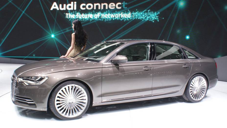 Audi A6 L e-tron | <a href="https://beta-develop.quatrorodas.abril.com.br/galerias/saloes/pequim/2012/audi-a6-l-682717.shtml" rel="migration">Veja mais fotos</a>