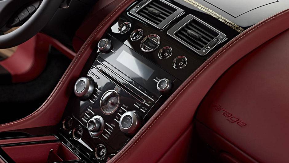 O 88 diz respeito ao limitado número de veículos que será produzido | <a href="https://beta-develop.quatrorodas.abril.com.br/saloes/pequim/2012/aston-martin-dragon-88-682863.shtml" rel="migration">Leia mais</a> O 88 diz respeito ao limitado número de veículos que será produzido | <a href="https://beta-develop.quatrorodas.abril.com.br/saloes/pequim/2012/aston-martin-dragon-88-682863.shtml" rel="migration">Leia mais</a>
